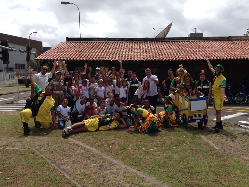 Dia do Ciclista: SMTT ensina trânsito cidadão a alunos da rede municipal de ensino - SMTT Aracaju
